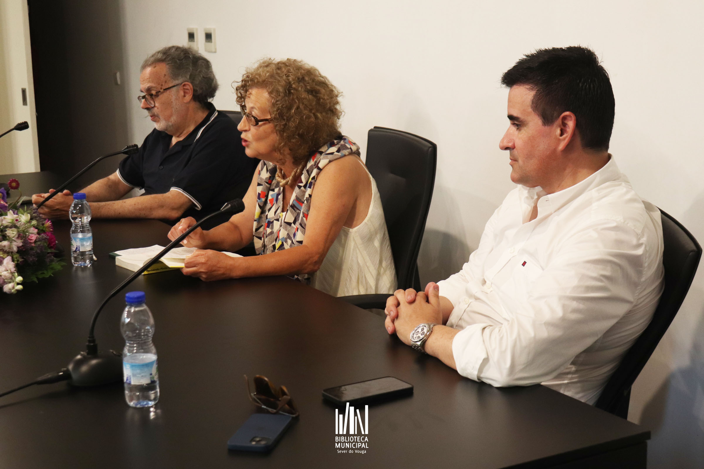 Apresentação de "Contos Suicidas"
